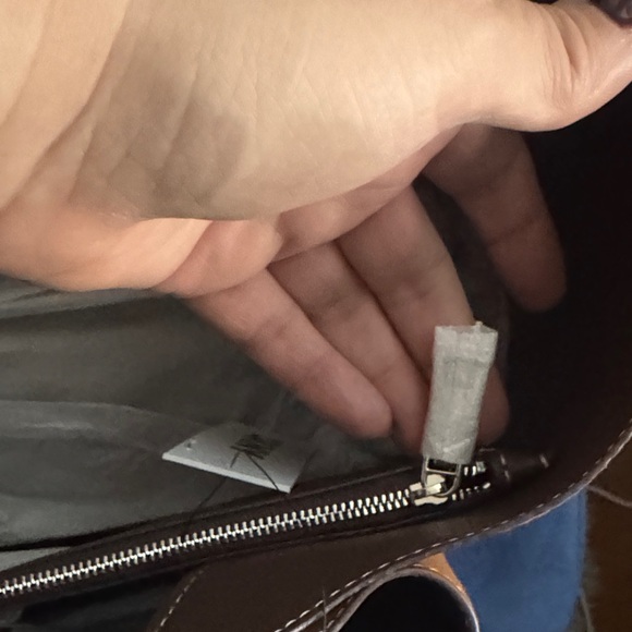 DKNY Tan Tote Bag defects as seen in pics - Picture 7 of 8